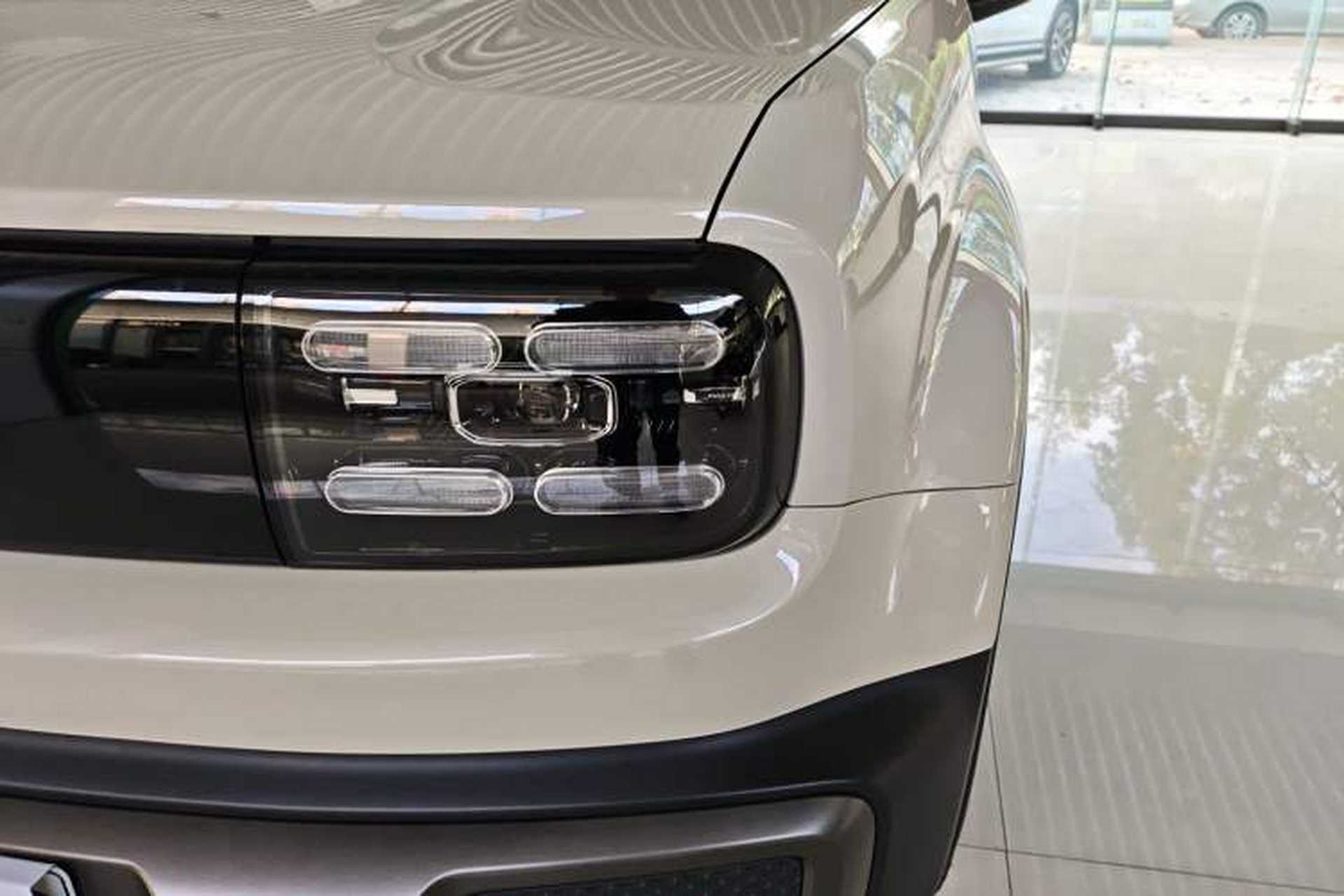 Used Baojun Spark EUV 2025 Flagship Edition 5 Seats Left Front Headlight