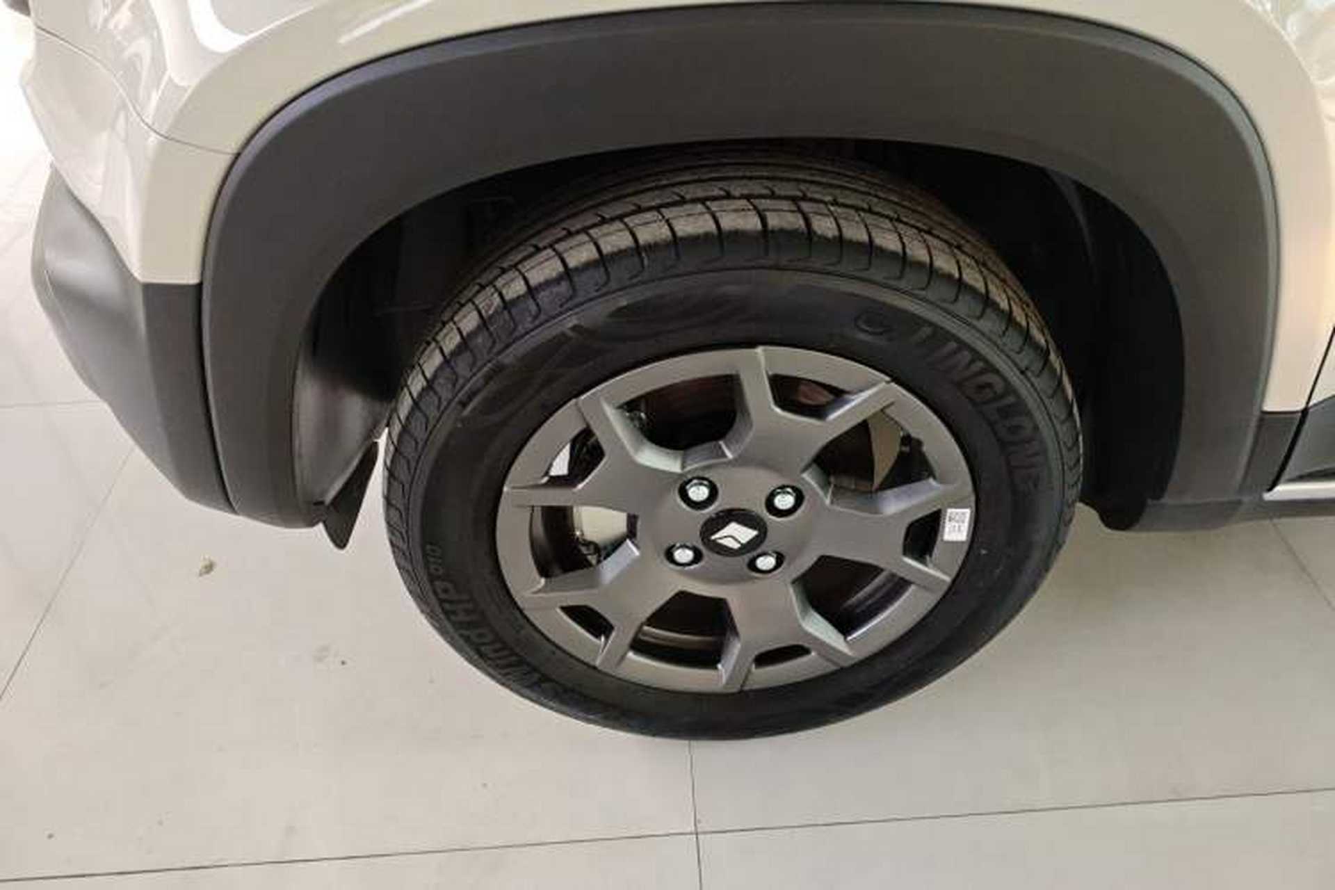 Used Baojun Spark EUV 2025 Flagship Edition 5 Seats Left Front Wheel Hub