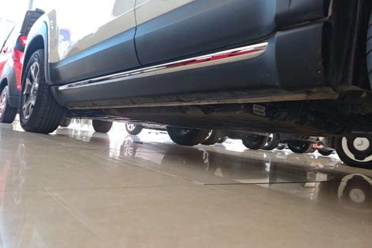 Used Baojun Spark EUV 2025 Flagship Edition 5 Seats Left Side Sill