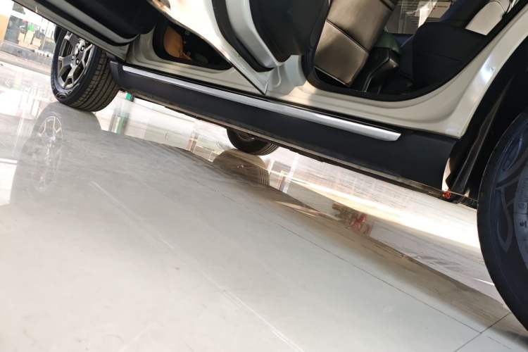 Used Baojun Spark EUV 2025 Flagship Edition 5 Seats Left Side Sill