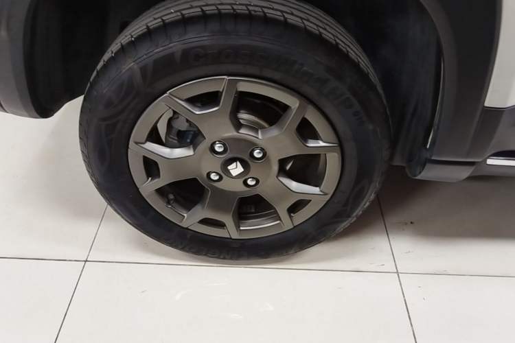 Used Baojun Spark EUV 2025 Flagship Edition 5 Seats Right Rear Wheel Hub