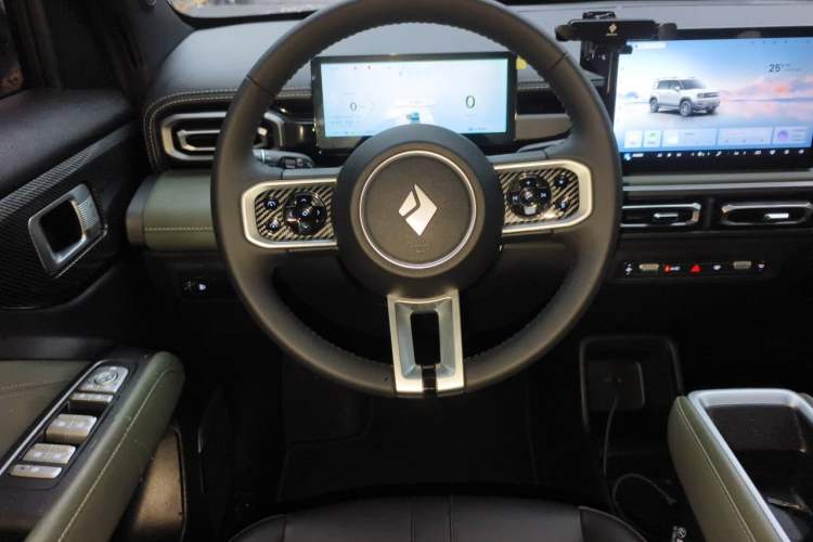 Used Baojun Spark EUV 2025 Flagship Edition 5 Seats Steering Wheel