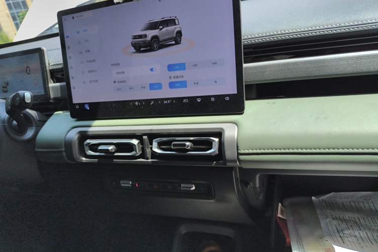 Used Baojun Spark EUV 2026 Model 501km Flagship Edition Audio And AC Panel
