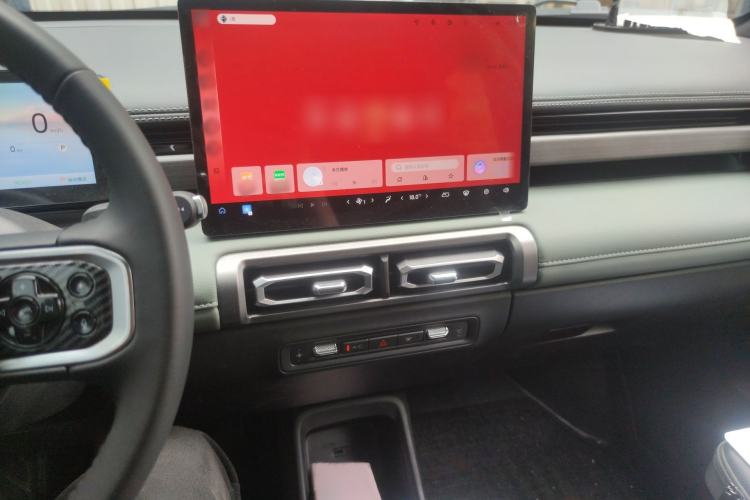 Used Baojun Spark EUV 2026 301km Flagship Edition Audio And AC Panel
