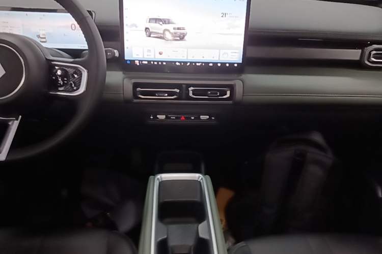 Used Baojun Spark EUV 2026 301km Flagship Edition Audio And AC Panel