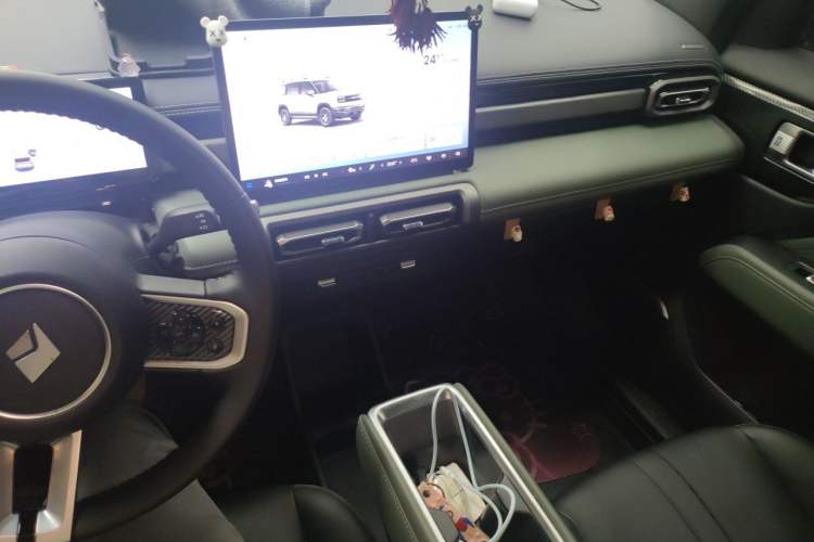 Used Baojun Spark EUV 2026 301km Flagship Edition Audio And AC Panel