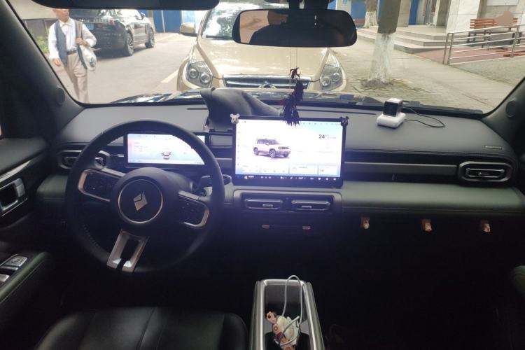 Used Baojun Spark EUV 2026 301km Flagship Edition Center Console