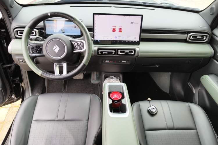 Used Baojun Spark EUV 2026 301km Flagship Edition Center Console