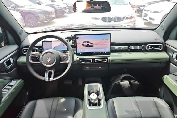 Used Baojun Spark EUV 2026 301km Flagship Edition Center Console