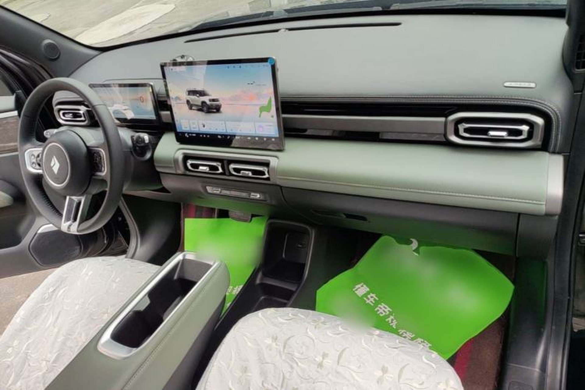 Used Baojun Spark EUV 2026 301km Flagship Edition Center Console