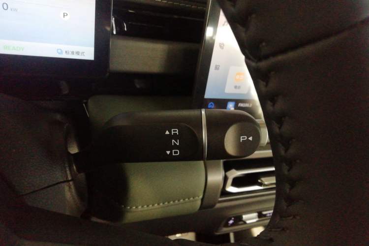Used Baojun Spark EUV 2026 Model 401km Flagship Edition Gear Lever