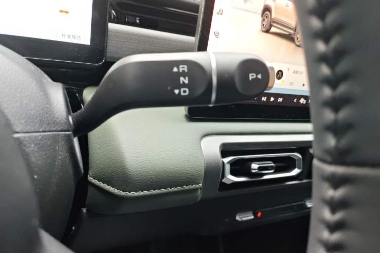 Used Baojun Spark EUV 2026 301km Flagship Edition Gear Lever