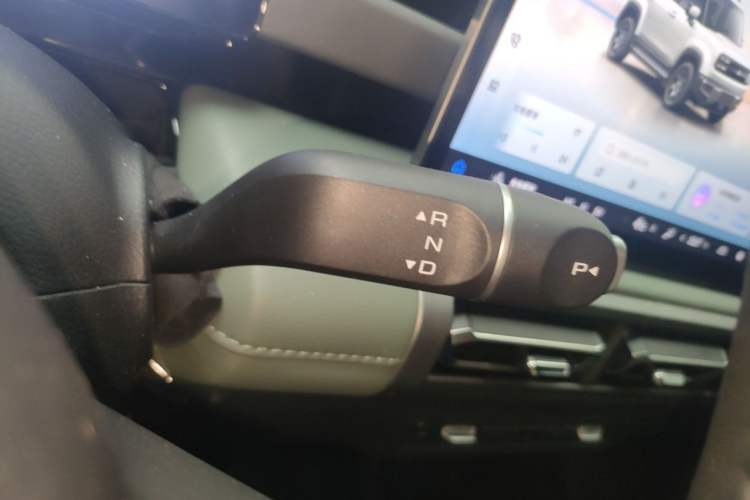 Used Baojun Spark EUV 2026 301km Flagship Edition Gear Lever