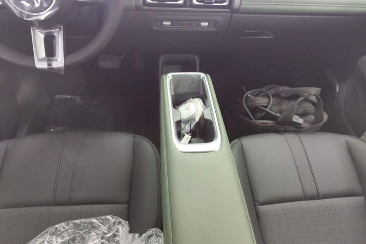 Used Baojun Spark EUV 2026 301km Flagship Edition Gear Lever