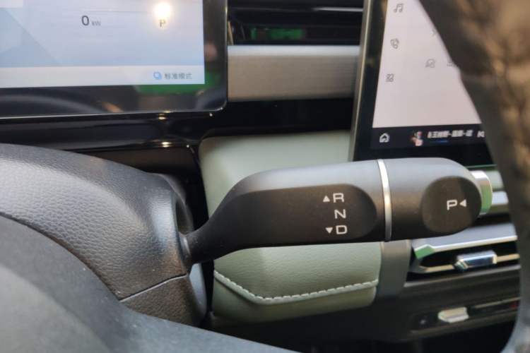 Used Baojun Spark EUV 2026 301km Flagship Edition Gear Lever