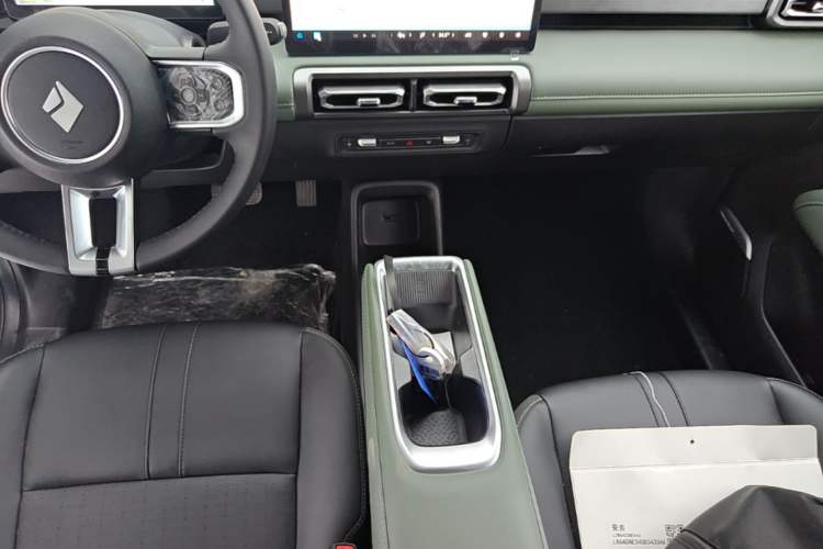 Used Baojun Spark EUV 2026 301km Flagship Edition Gear Lever