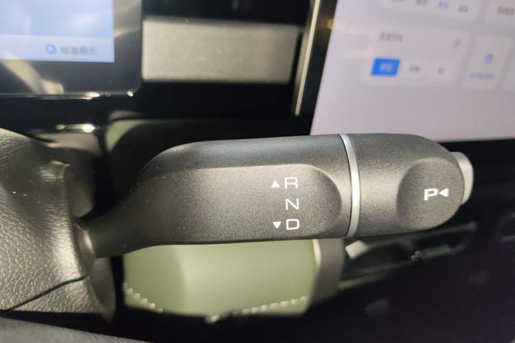 Used Baojun Spark EUV 2026 301km Flagship Edition Gear Lever