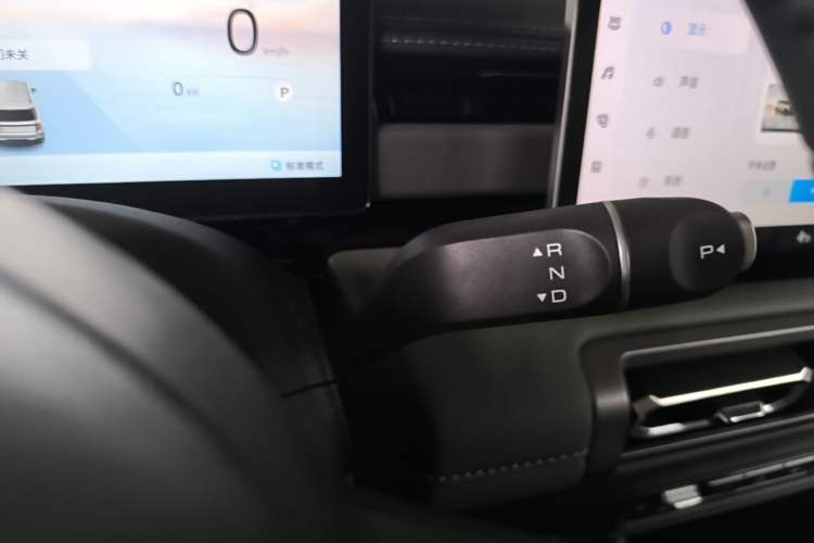 Used Baojun Spark EUV 2026 301km Flagship Edition Gear Lever