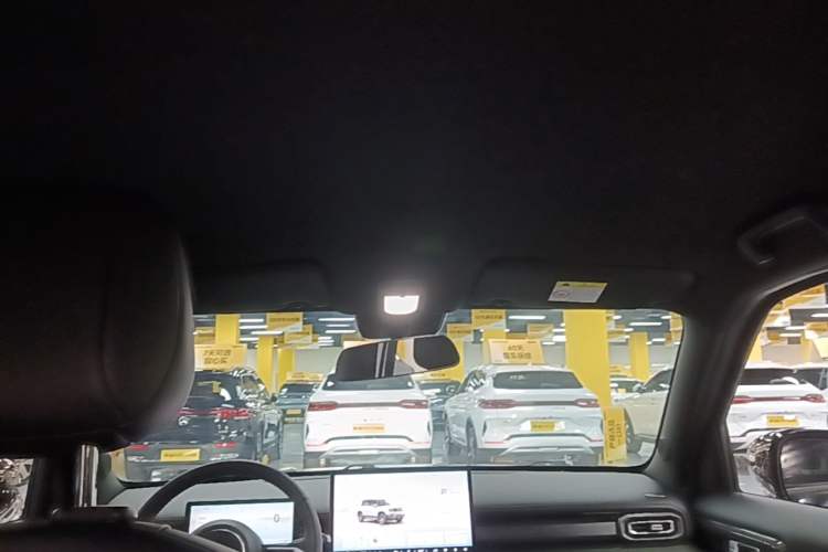 Used Baojun Spark EUV 2026 301km Flagship Edition Headliner