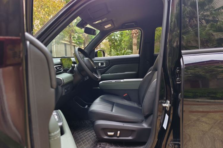 Used Baojun Spark EUV 2026 301km Flagship Edition Interior 1