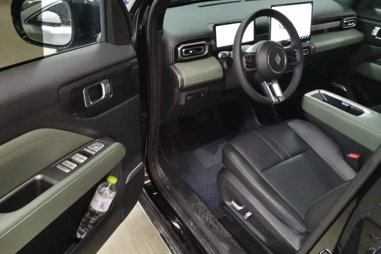 Used Baojun Spark EUV 2026 301km Flagship Edition Interior 3