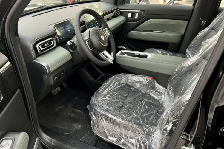 Used Baojun Spark EUV 2026 301km Flagship Edition Interior 3