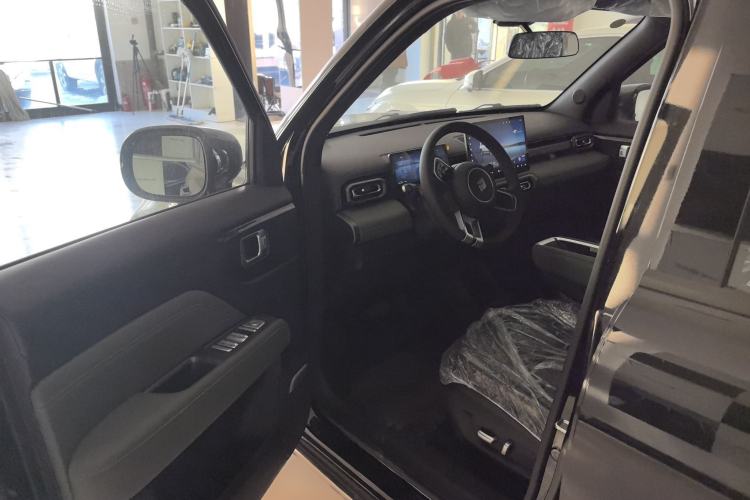 Used Baojun Spark EUV 2026 301km Flagship Edition Interior 5
