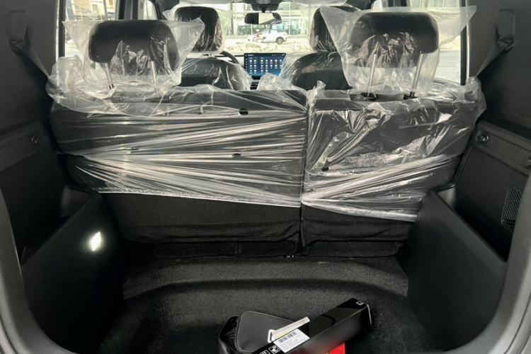Used Baojun Spark EUV 2026 301km Flagship Edition Interior 5