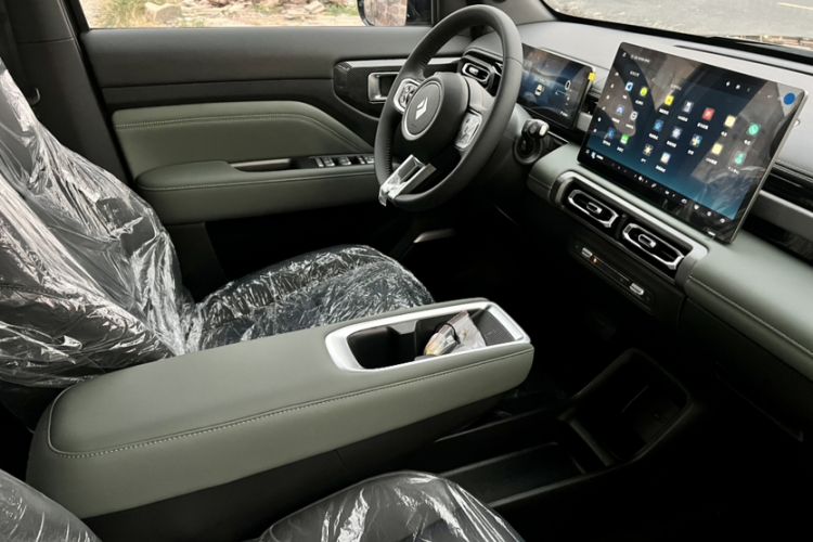 Used Baojun Spark EUV 2026 301km Flagship Edition Interior 7