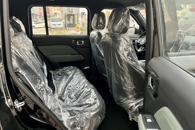 Used Baojun Spark EUV 2026 301km Flagship Edition Interior 8