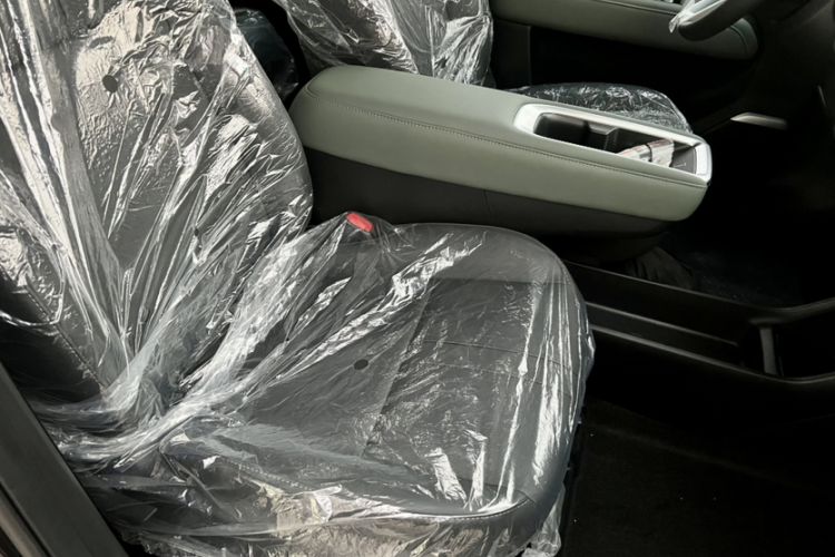 Used Baojun Spark EUV 2026 301km Flagship Edition Interior 9