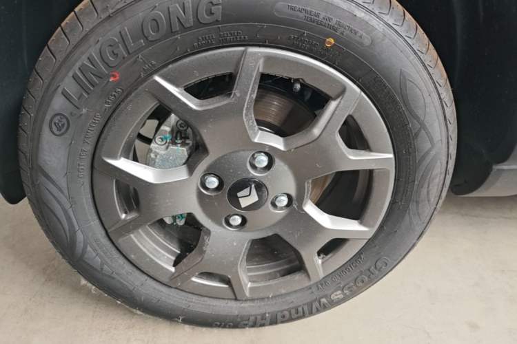 Used Baojun Spark EUV 2026 301km Flagship Edition Left Front Wheel Hub
