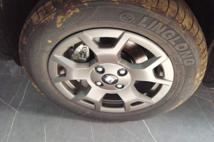 Used Baojun Spark EUV 2026 Model 401km Flagship Edition Left Front Wheel Hub