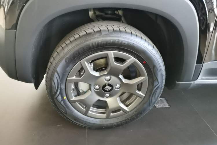 Used Baojun Spark EUV 2026 301km Flagship Edition Left Front Wheel Hub
