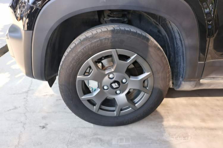 Used Baojun Spark EUV 2026 301km Flagship Edition Left Front Wheel Hub