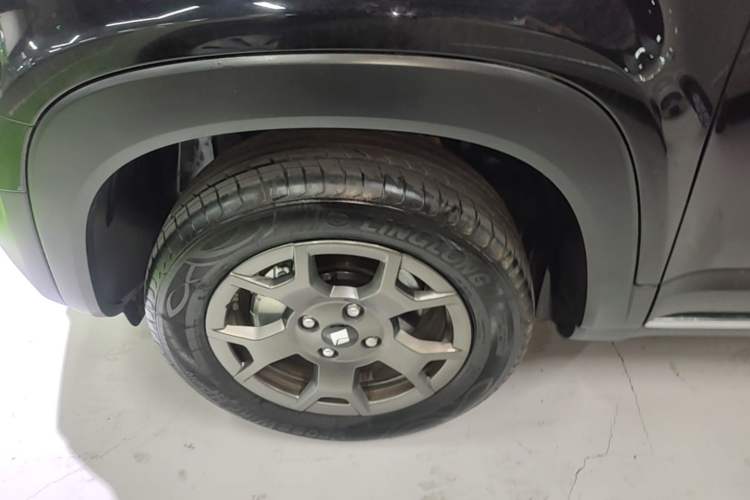 Used Baojun Spark EUV 2026 301km Flagship Edition Left Front Wheel Hub