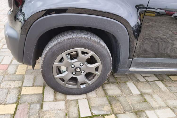 Used Baojun Spark EUV 2026 301km Flagship Edition Left Front Wheel Hub