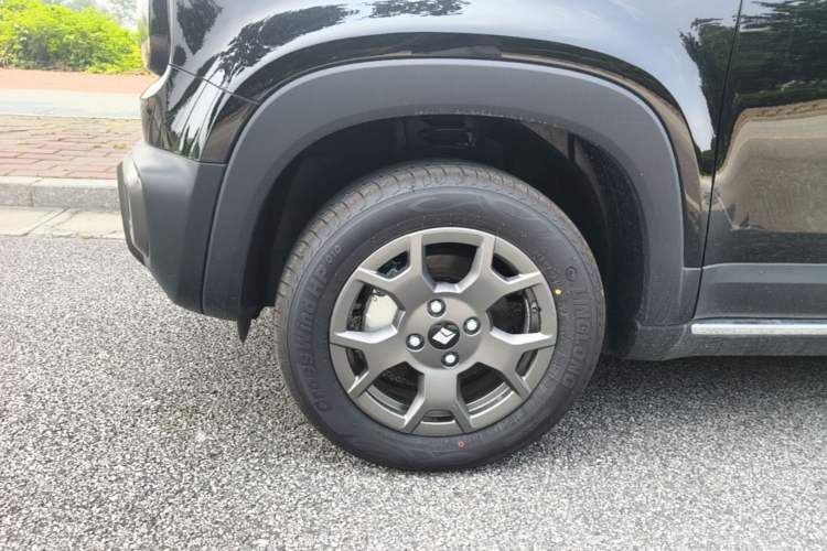 Used Baojun Spark EUV 2026 301km Flagship Edition Left Front Wheel Hub