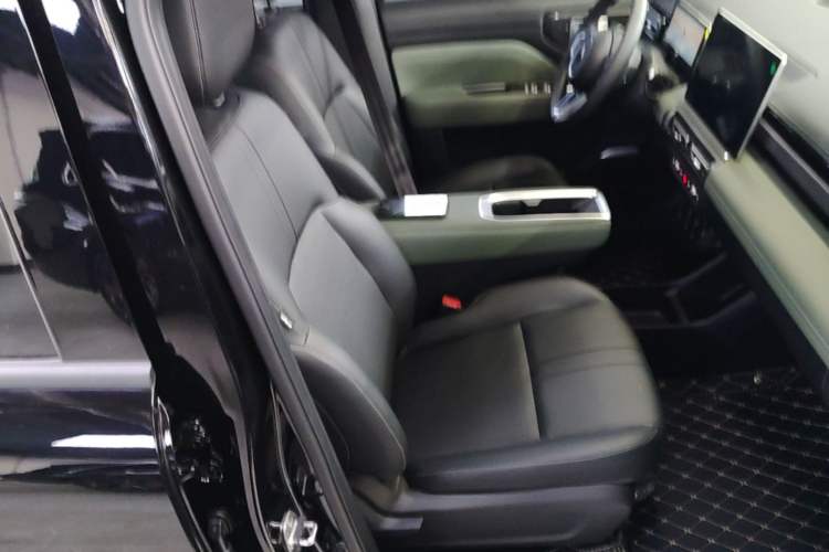 Used Baojun Spark EUV 2026 301km Flagship Edition Right Front Seat