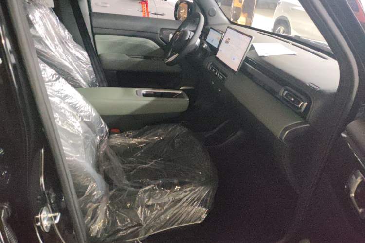 Used Baojun Spark EUV 2026 301km Flagship Edition Right Front Seat