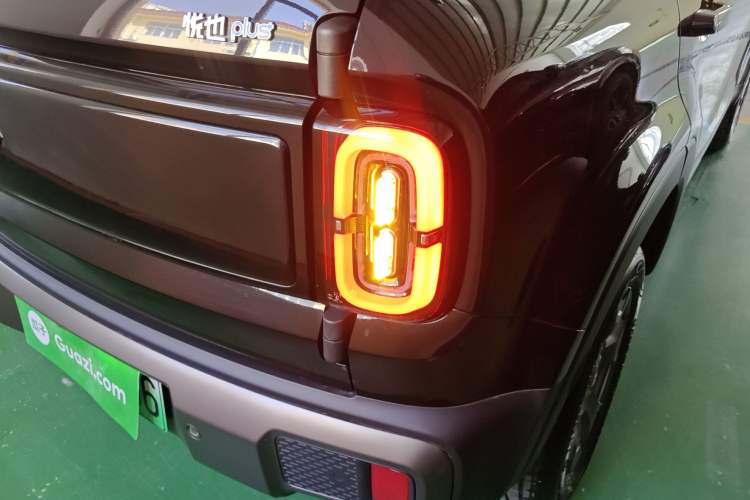 Used Baojun Spark EUV 2026 301km Flagship Edition Right Rear Taillight