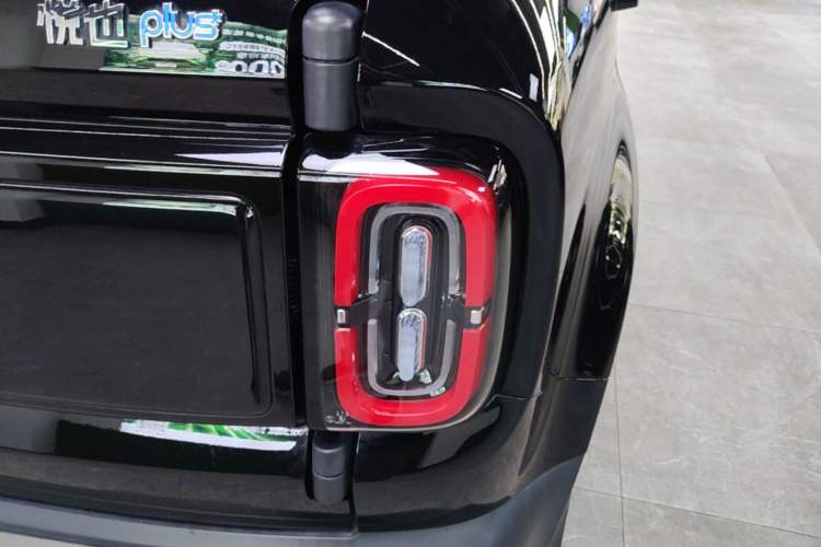 Used Baojun Spark EUV 2026 301km Flagship Edition Right Rear Taillight