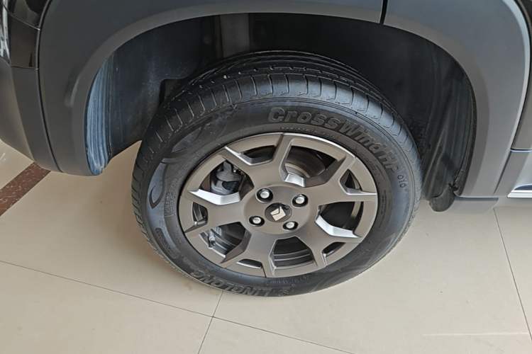 Used Baojun Spark EUV 2026 301km Flagship Edition Right Rear Wheel Hub