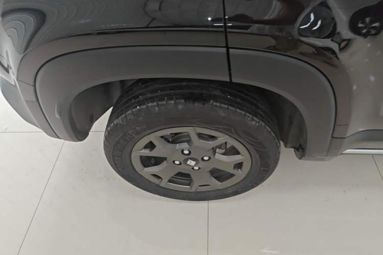 Used Baojun Spark EUV 2026 301km Flagship Edition Right Rear Wheel Hub