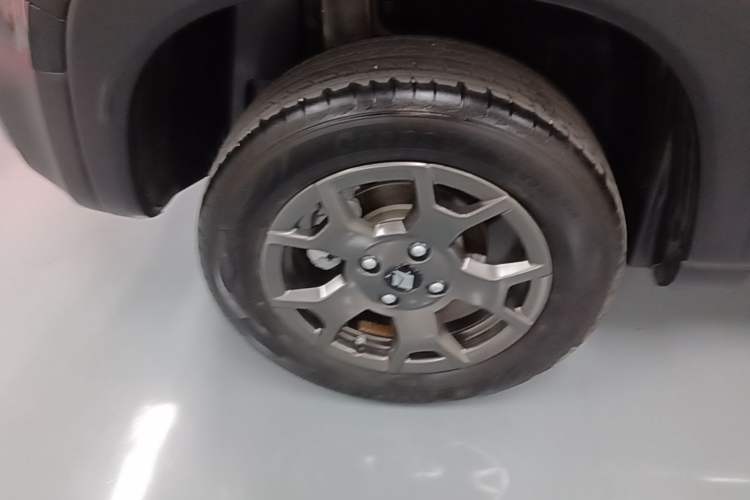 Used Baojun Spark EUV 2026 301km Flagship Edition Right Rear Wheel Hub