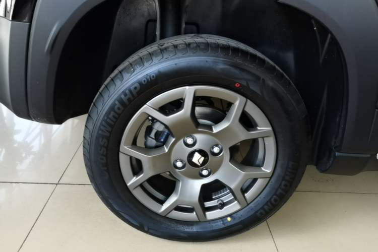 Used Baojun Spark EUV 2026 301km Flagship Edition Right Rear Wheel Hub