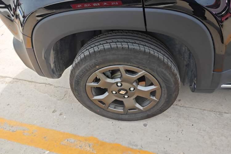 Used Baojun Spark EUV 2026 301km Flagship Edition Right Rear Wheel Hub