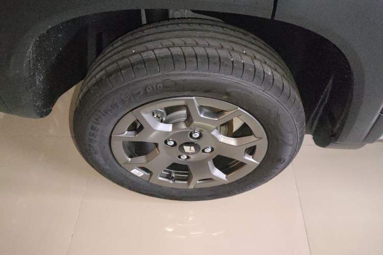 Used Baojun Spark EUV 2026 301km Flagship Edition Right Rear Wheel Hub