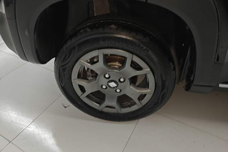 Used Baojun Spark EUV 2026 Model 401km Flagship Edition Right Rear Wheel Hub