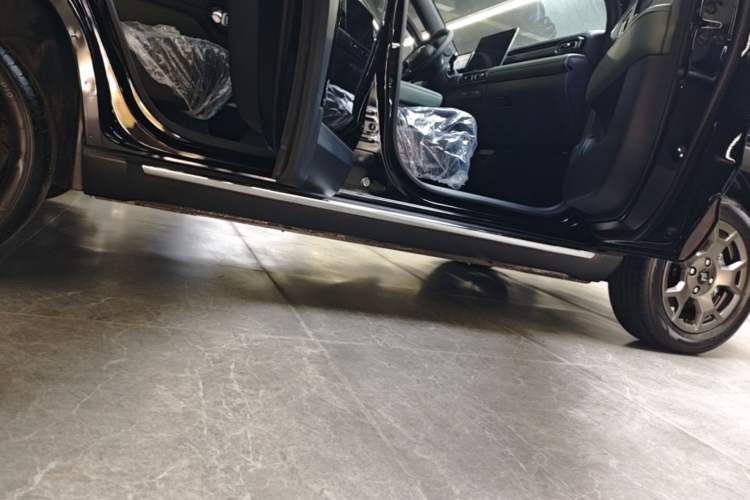 Used Baojun Spark EUV 2026 301km Flagship Edition Right Side Sill